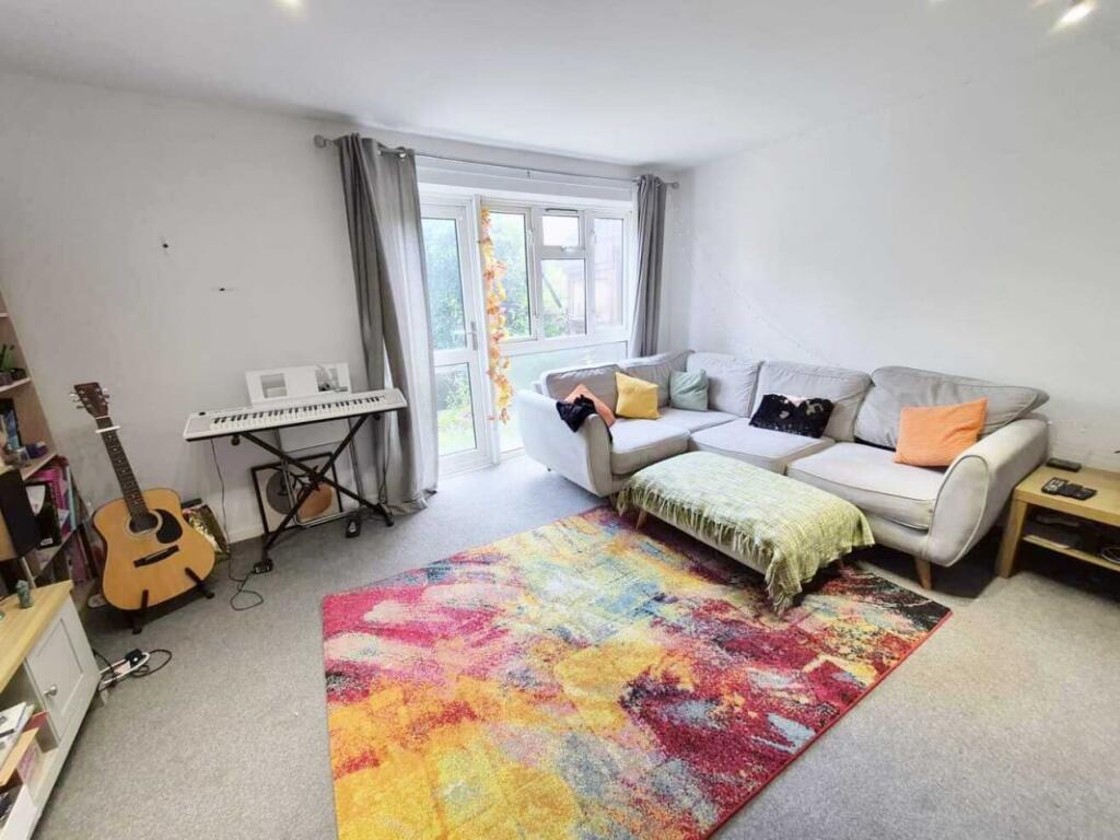 3 bed Annexe for rent in Stratford. From Emoov - Chelmsford