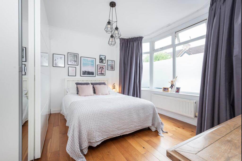 2 bed 1st Floor Flat for rent in Mitcham. From Emoov - Chelmsford