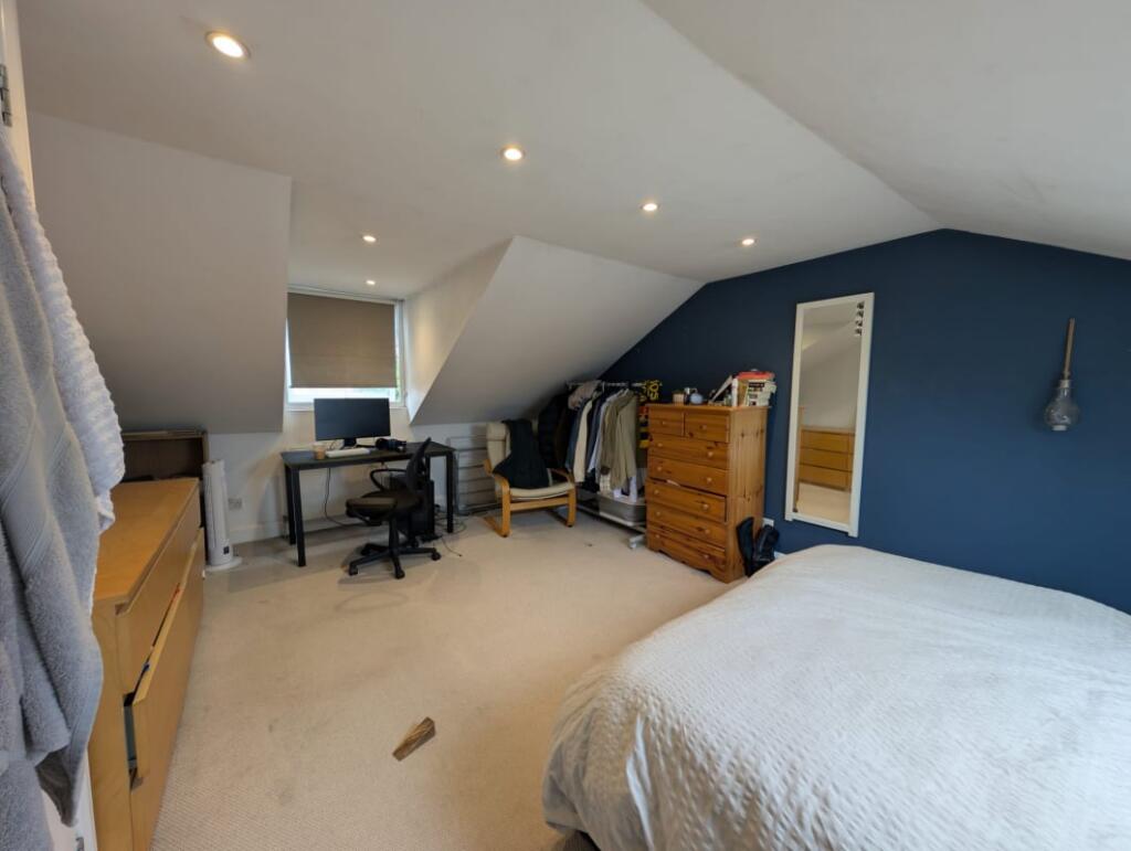 3 bed 1st Floor Flat for rent in Clapham. From Emoov - Chelmsford 3 bed 1st Floor Flat for rent in Clapham. From Emoov - Chelmsford