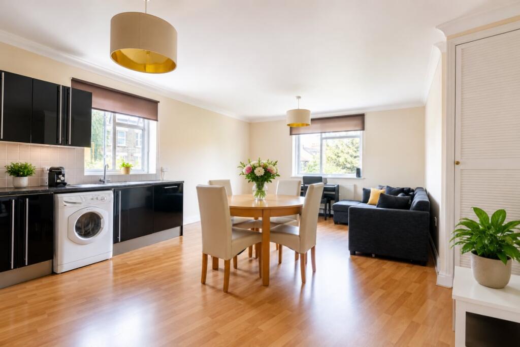 2 bed 1st Floor Flat for rent in Wanstead. From Emoov - Chelmsford 2 bed 1st Floor Flat for rent in Wanstead. From Emoov - Chelmsford