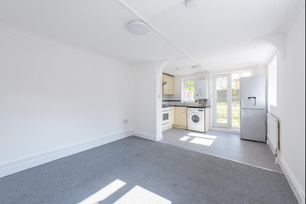 1 bed House (unspecified) for rent in Streatham. From Emoov - Chelmsford