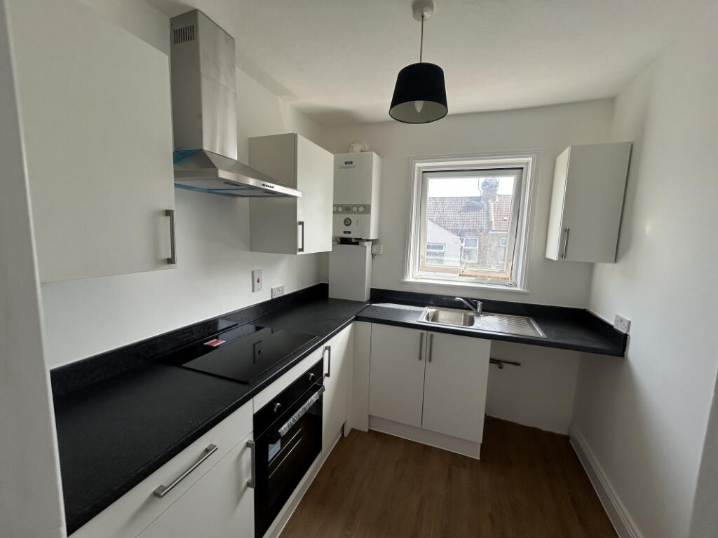 2 bed 1st Floor Flat for rent in Southend-on-Sea. From Emoov - Chelmsford