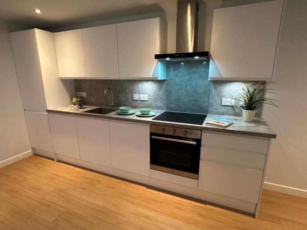 2 bed 1st Floor Flat for rent in Manchester. From Emoov - Chelmsford