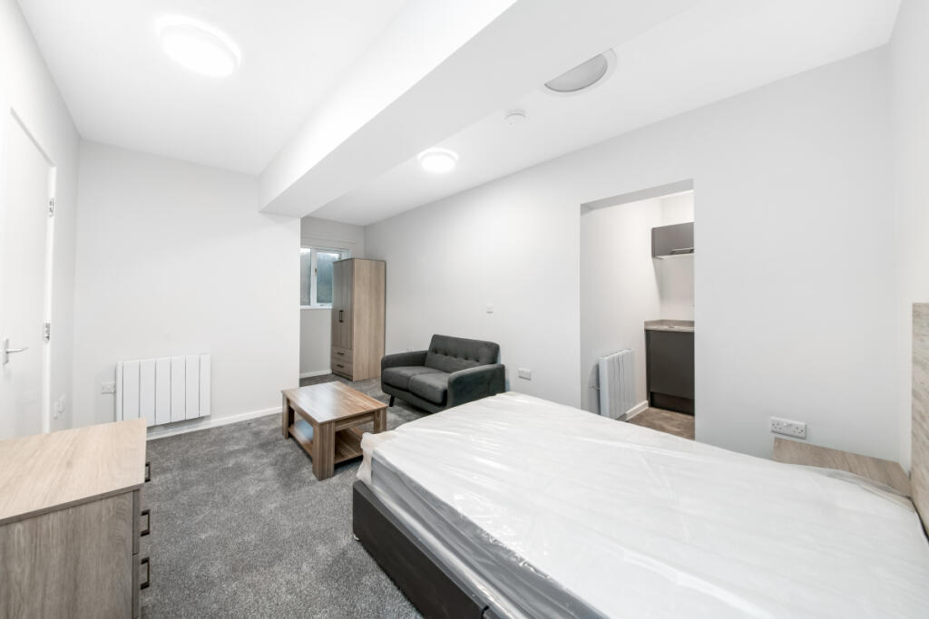 4 bed Studio for rent in Netherton. From Emoov - Chelmsford 4 bed Studio for rent in Netherton. From Emoov - Chelmsford