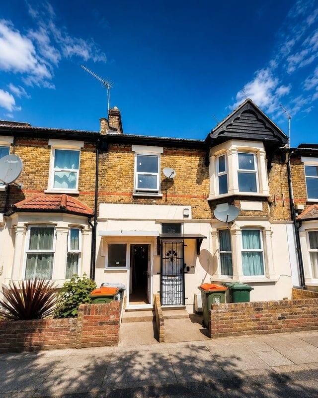4 bed Mid Terraced House for rent in East Ham. From Emoov - Chelmsford