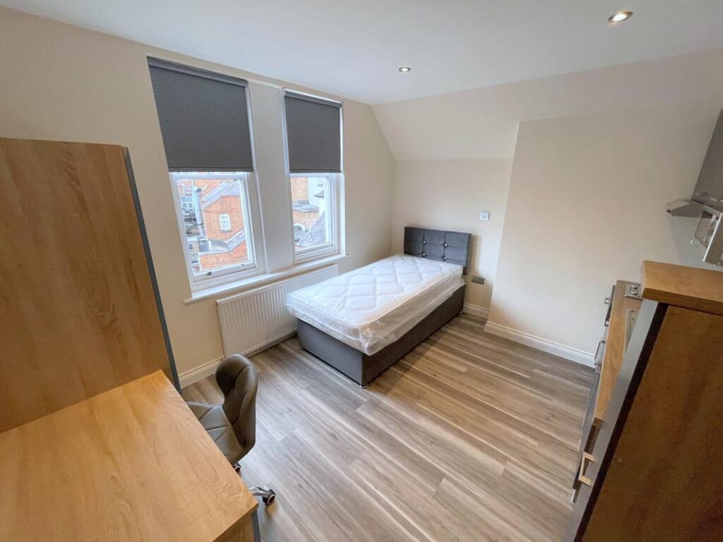 4 bed Studio for rent in Leicester. From Emoov - Chelmsford