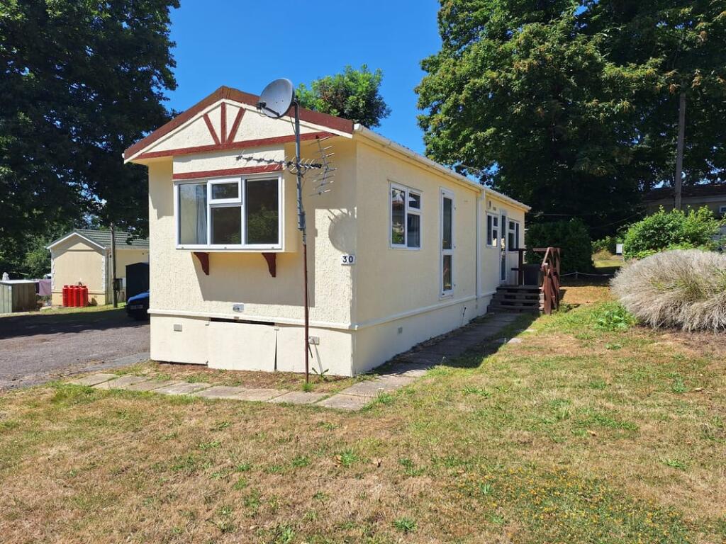 1 bed Detached for rent in North Baddesley. From Emoov - Chelmsford 1 bed Detached for rent in North Baddesley. From Emoov - Chelmsford