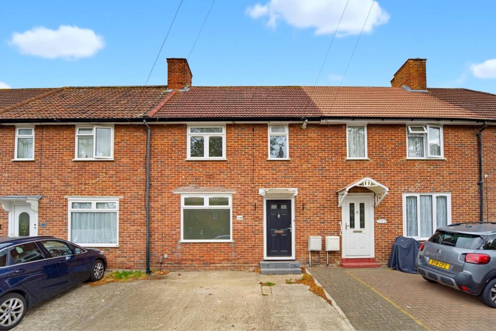 2 bed Mid Terraced House for rent in Mitcham. From Emoov - Chelmsford