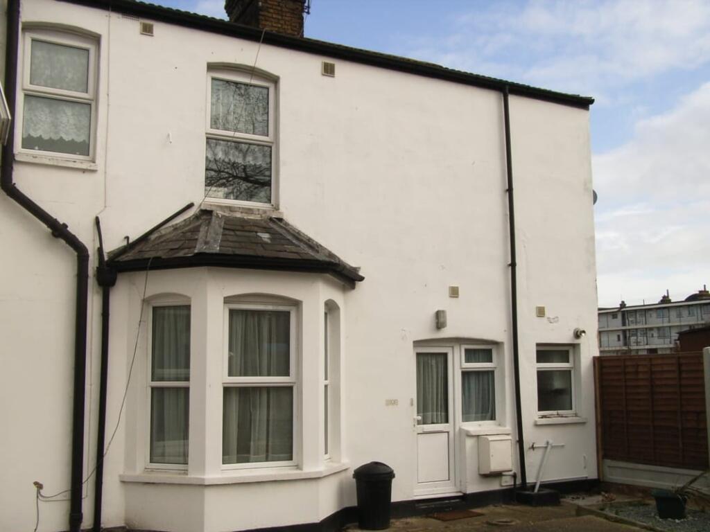 2 bed House (unspecified) for rent in Southend-on-Sea. From Emoov - Chelmsford