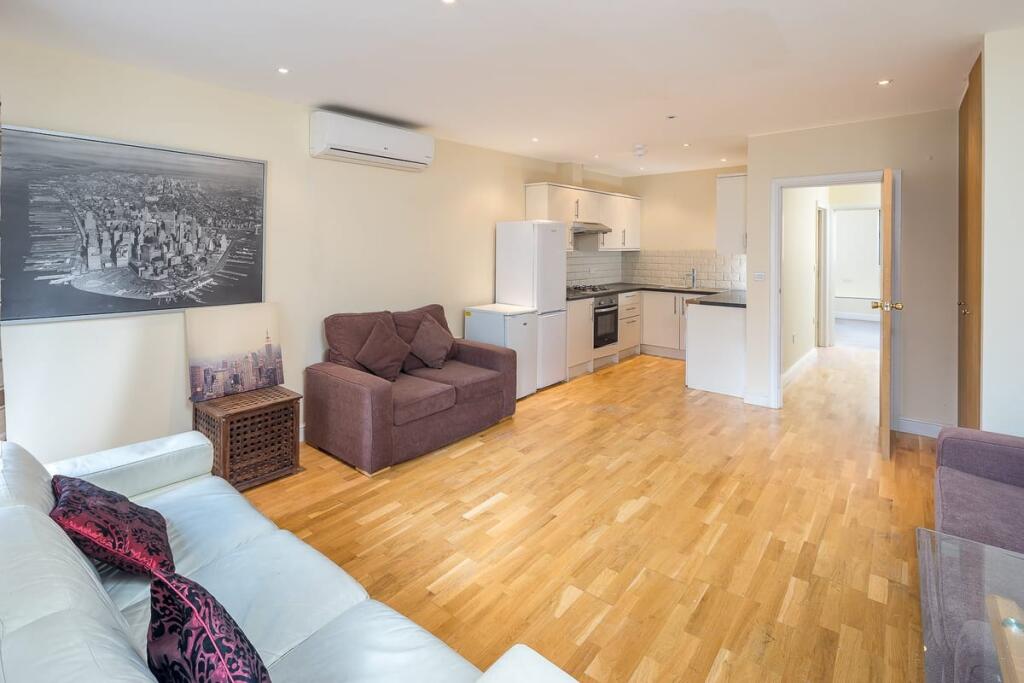 2 bed 1st Floor Flat for rent in Paddington. From Emoov - Chelmsford