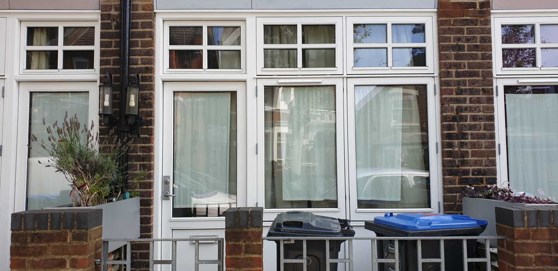 1 bed Mid Terraced House for rent in Willesden. From Knights Lettings & Property Sales - Harrow and Watford