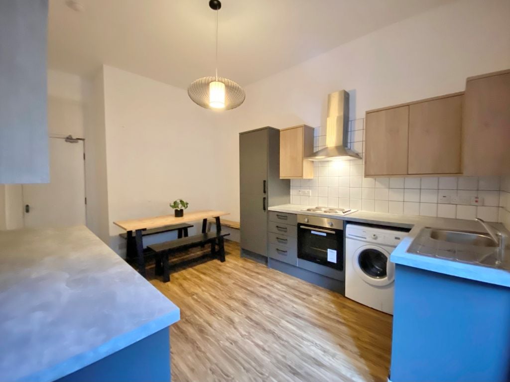 4 bed Flat for rent in Hillhead. From griffinresidential.co.uk