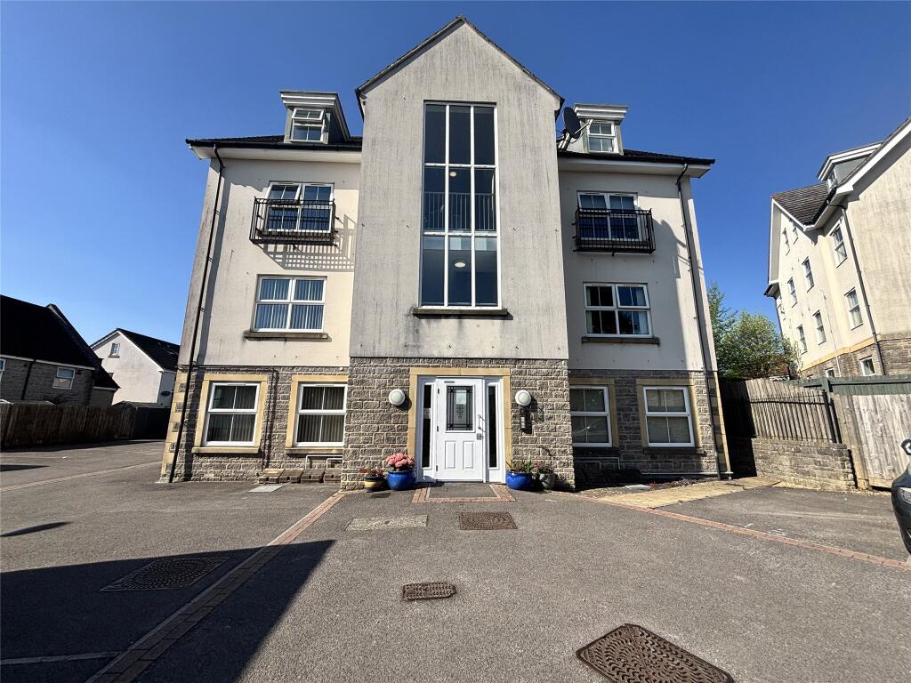 2 bed Apartment for rent in Two Mile Hill. From Andrews Letting and Management - Downend