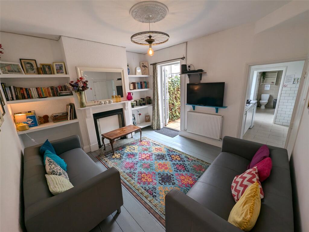 4 bed Mid Terraced House for rent in Gloucester. From Andrews Letting and Management - Gloucester 4 bed Mid Terraced House for rent in Gloucester. From Andrews Letting and Management - Gloucester