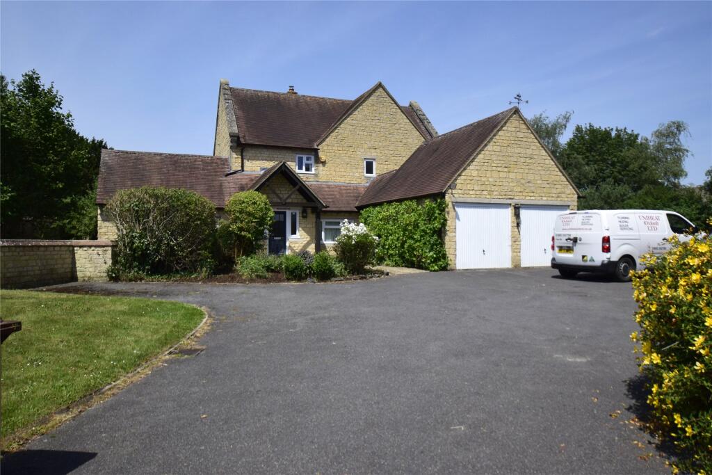 4 bed Detached for rent in . From Andrews Letting and Management - Headington