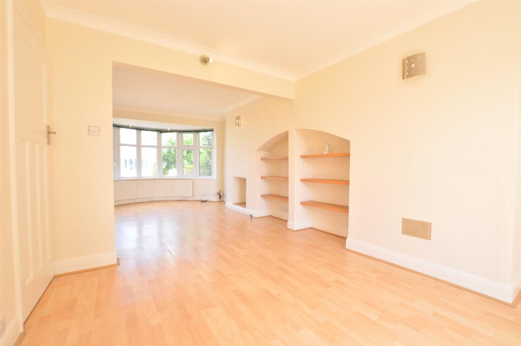 3 bed Semi Detached for rent in Horley. From Andrews Letting and Management - Horley 3 bed Semi Detached for rent in Horley. From Andrews Letting and Management - Horley