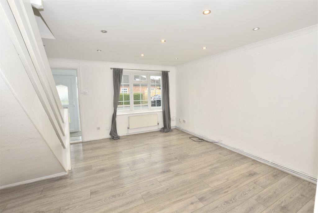 3 bed End of Terrace for rent in Horley. From Andrews Letting and Management - Horley