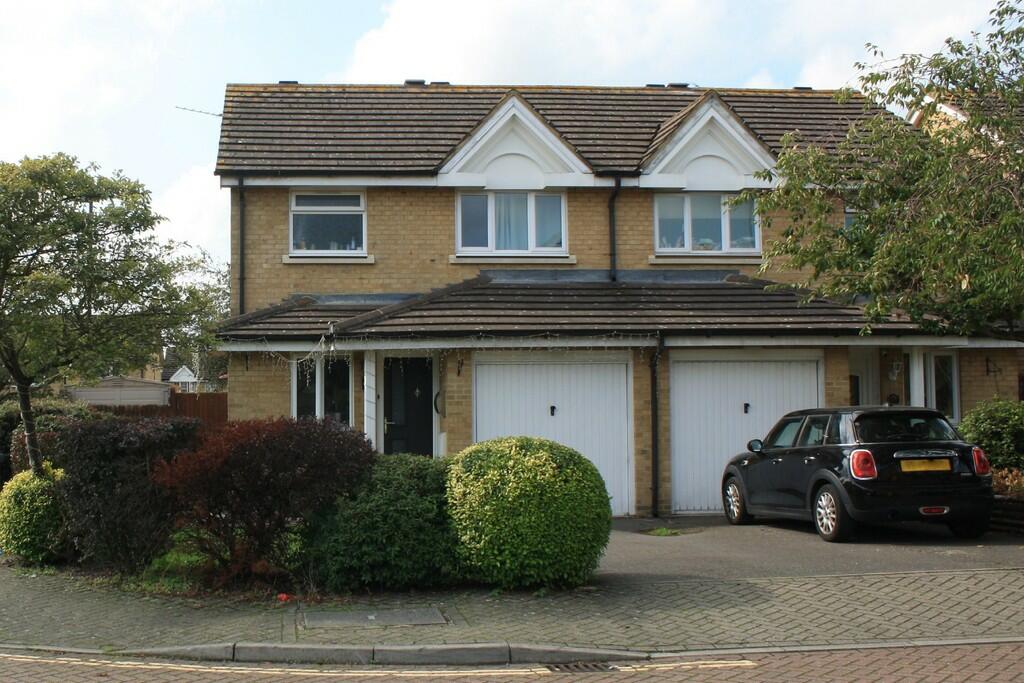 3 bed End Terraced House for rent in Feltham. From SJ Smith Estate Agents