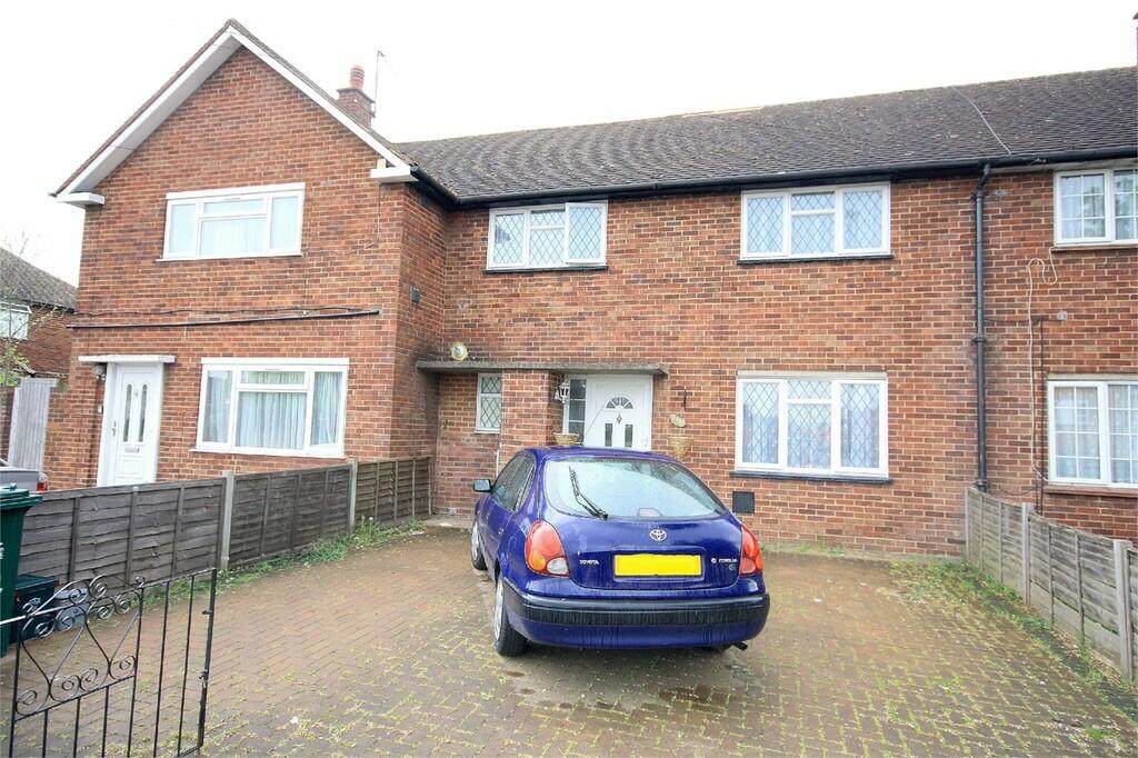 2 bed End Terraced House for rent in Staines-upon-Thames. From SJ Smith Estate Agents