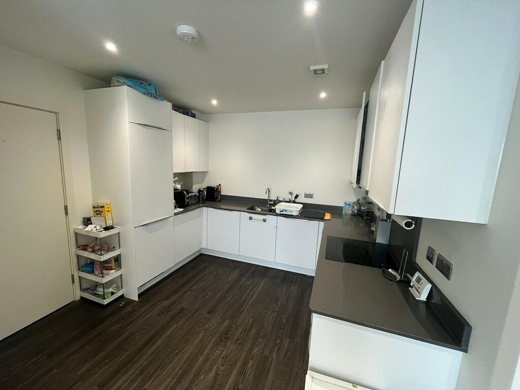 2 bed Apartment for rent in Feltham. From SJ Smith Estate Agents