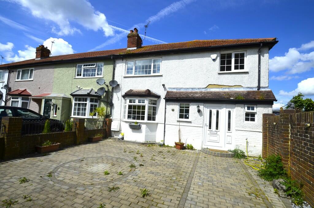 4 bed End Terraced House for rent in Staines-upon-Thames. From SJ Smith Estate Agents