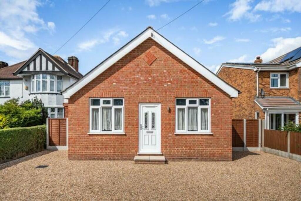 4 bed Detached bungalow for rent in Ashford. From S J Smith Estate Agents - Ashford