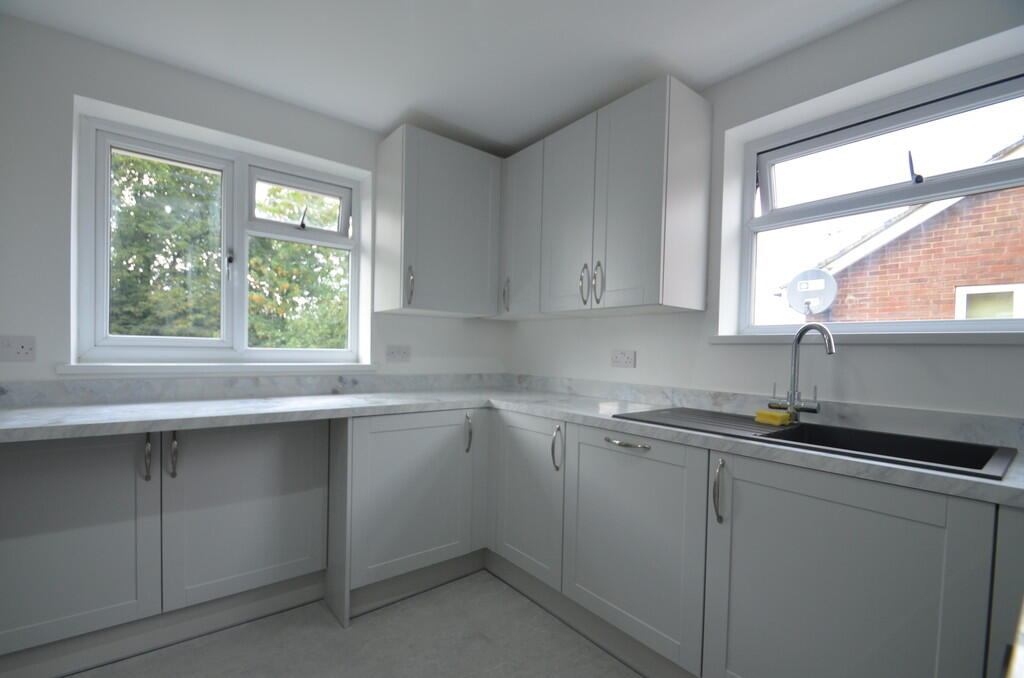 2 bed Annexe for rent in Staines-upon-Thames. From S J Smith Estate Agents - Ashford