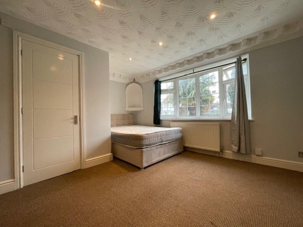 1 bed House Share for rent in Staines-upon-Thames. From S J Smith Estate Agents - Ashford