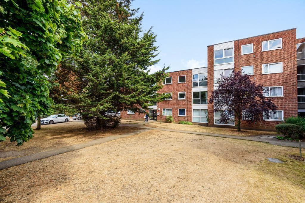 1 bed Apartment for rent in Sunbury. From S J Smith Estate Agents - Ashford 1 bed Apartment for rent in Sunbury. From S J Smith Estate Agents - Ashford