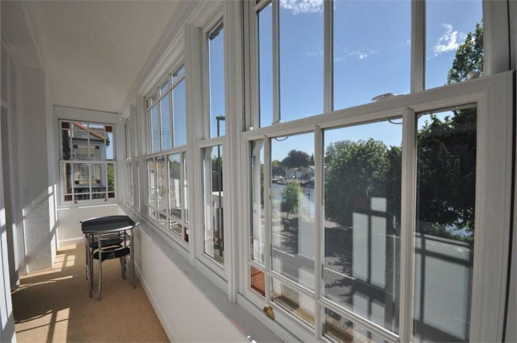 1 bed Apartment for rent in Staines-upon-Thames. From S J Smith Estate Agents - Ashford