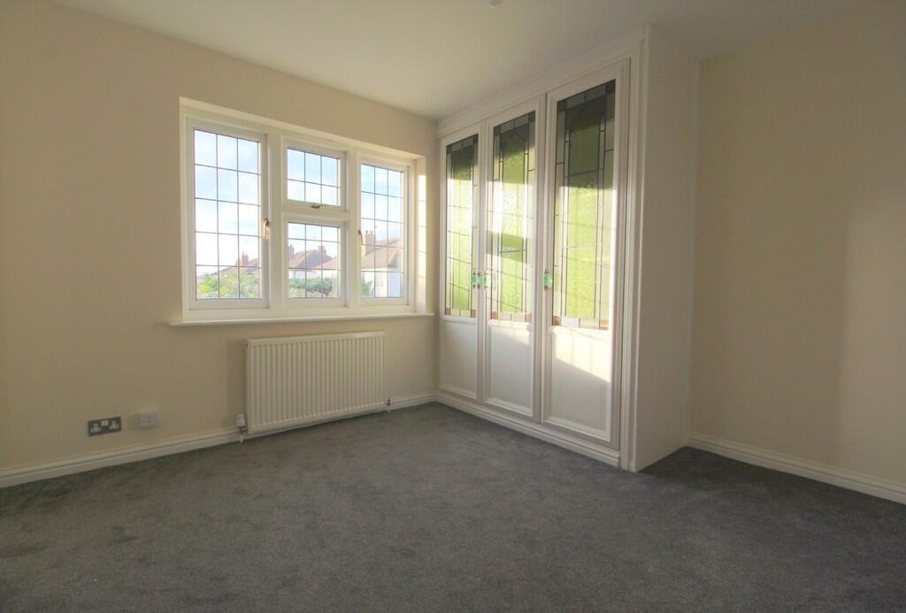 2 bed Annexe for rent in Staines-upon-Thames. From S J Smith Estate Agents - Ashford