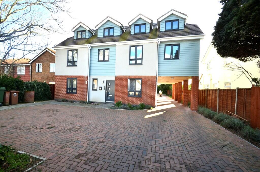 2 bed Penthouse for rent in Ashford. From S J Smith Estate Agents - Ashford