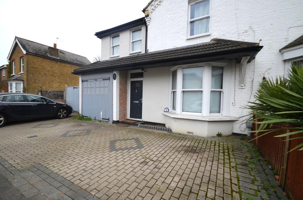 1 bed House Share for rent in Staines-upon-Thames. From S J Smith Estate Agents - Ashford