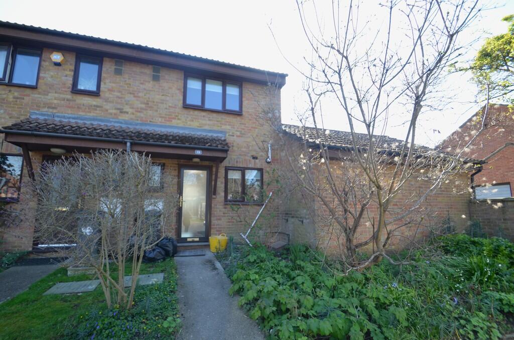 2 bed End of Terrace for rent in Feltham. From S J Smith Estate Agents - Ashford