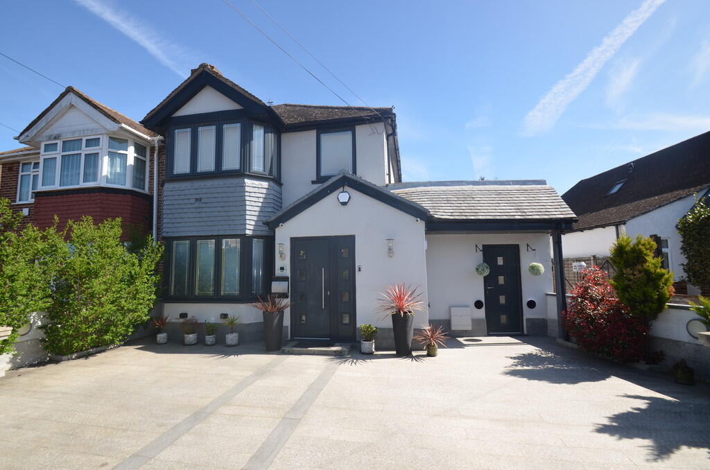 1 bed Apartment for rent in Staines-upon-Thames. From S J Smith Estate Agents - Ashford