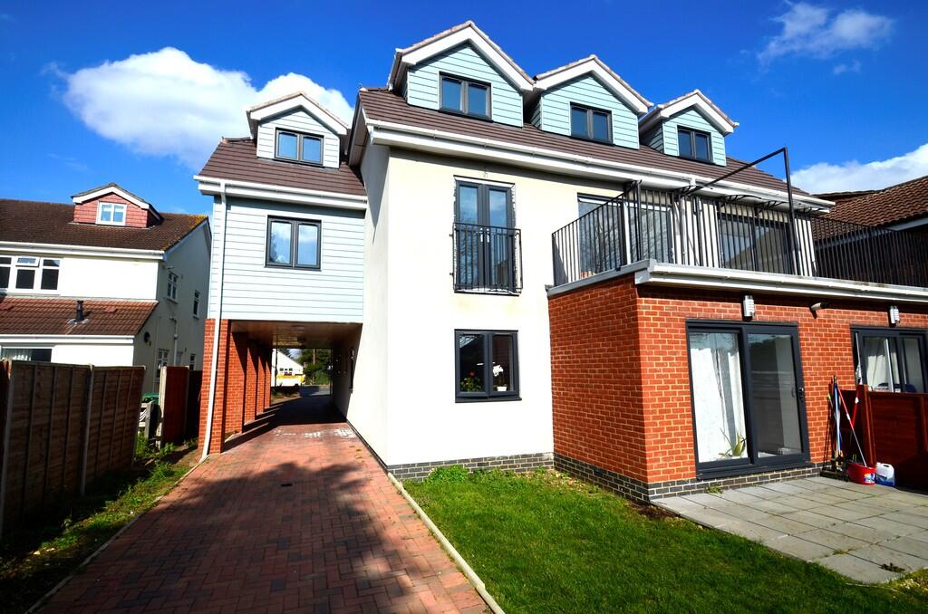 2 bed Penthouse for rent in Ashford. From S J Smith Estate Agents - Ashford