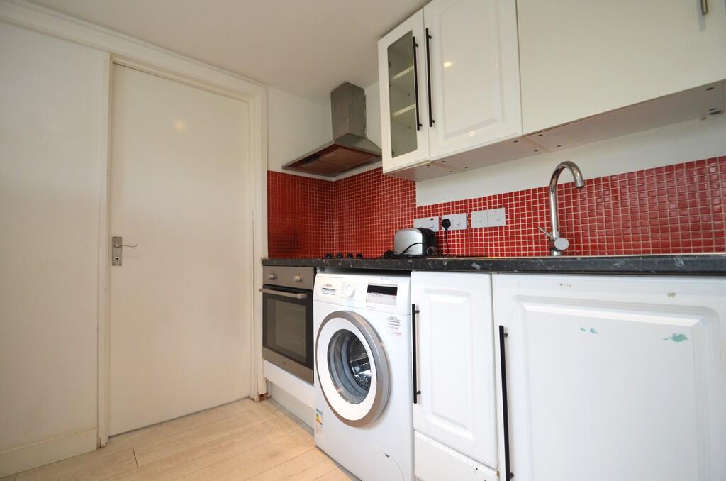 1 bed Apartment for rent in Hounslow. From S J Smith Estate Agents - Ashford