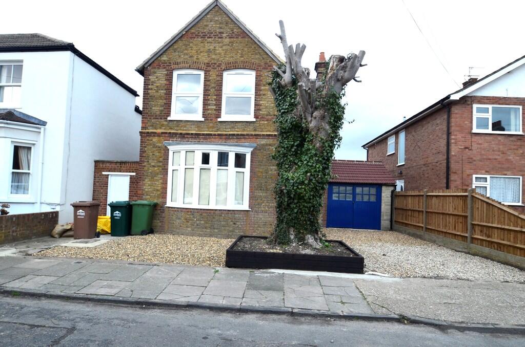 3 bed Detached for rent in Ashford. From S J Smith Estate Agents - Ashford