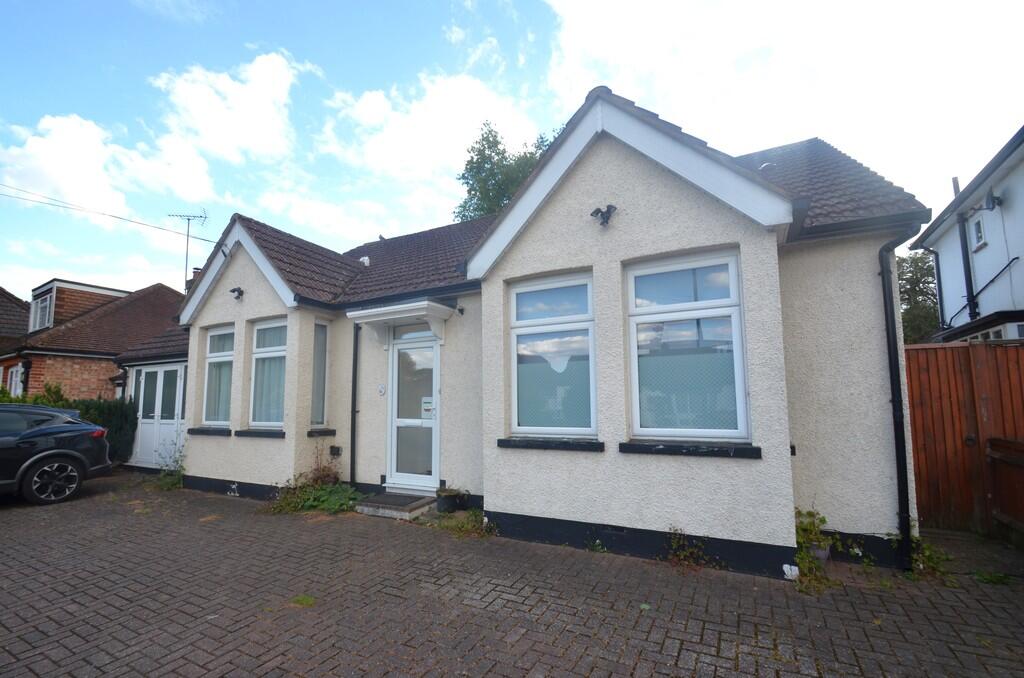 4 bed Studio for rent in Ashford. From S J Smith Estate Agents - Ashford