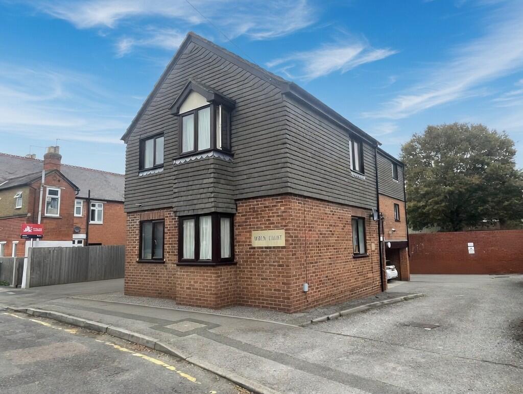 1 bed Apartment for rent in Egham. From S J Smith Estate Agents - Ashford
