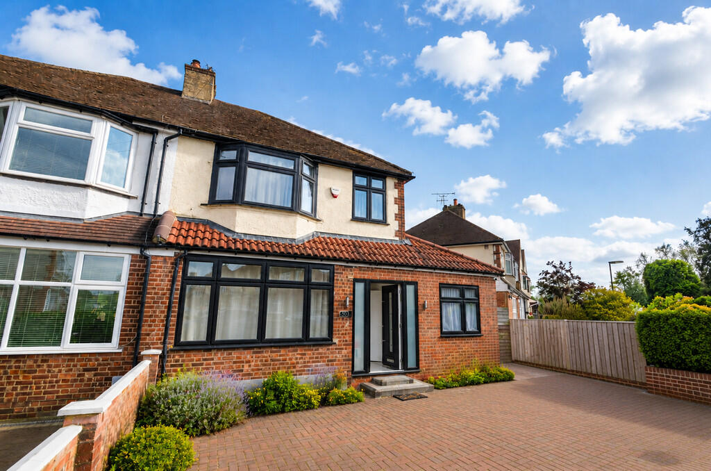 5 bed Semi Detached for rent in Staines-upon-Thames. From S J Smith Estate Agents - Ashford