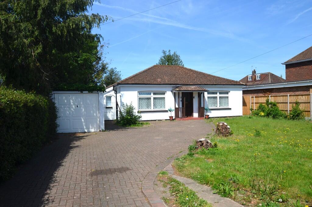 3 bed Detached bungalow for rent in Sunbury. From S J Smith Estate Agents - Ashford