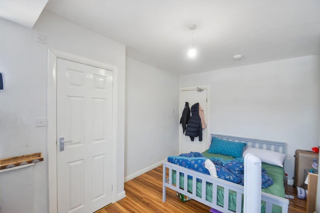 1 bed House Share for rent in West Bedfont. From S J Smith Estate Agents - Ashford