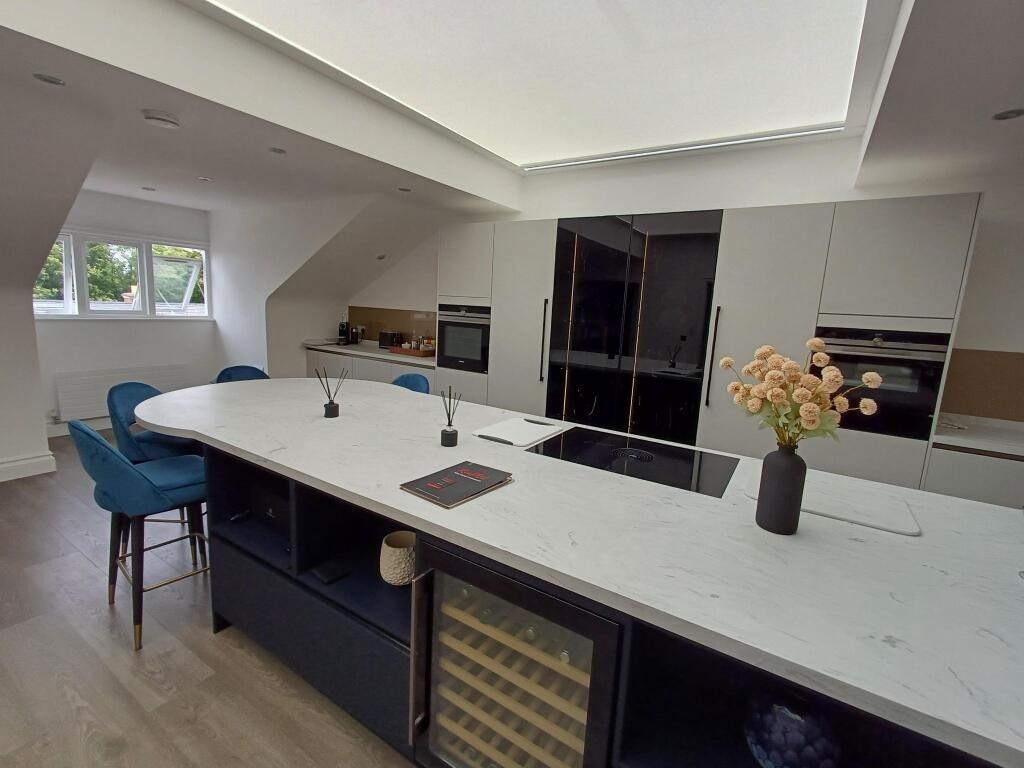 2 bed Apartment for rent in Staines-upon-Thames. From S J Smith Estate Agents - Ashford
