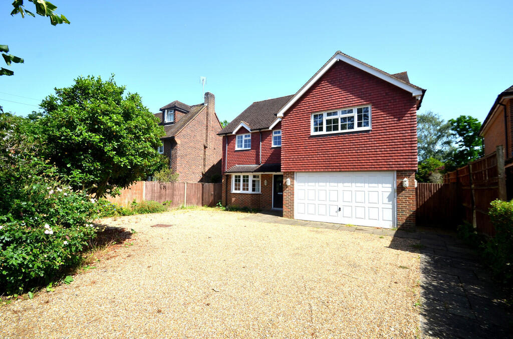 6 bed Detached for rent in Walton-on-Thames. From S J Smith Estate Agents - Ashford