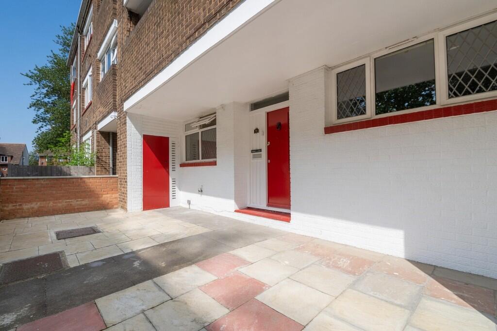 3 bed Annexe for rent in Feltham. From S J Smith Estate Agents - Ashford