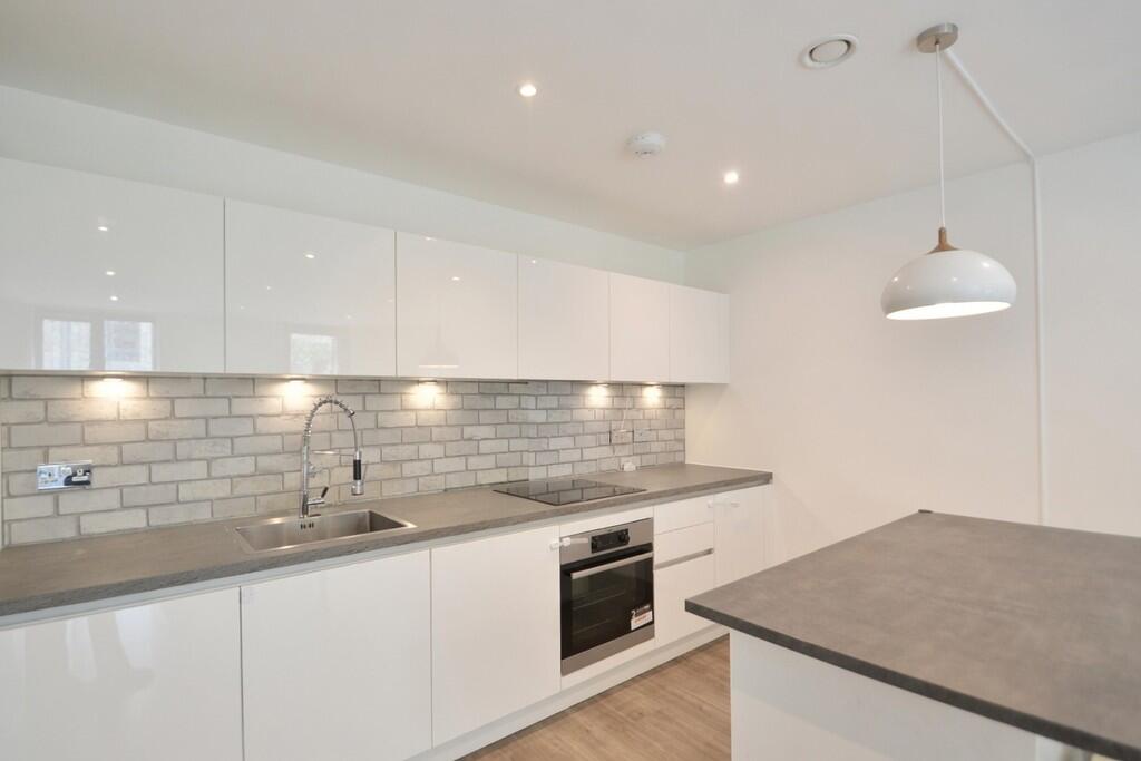 2 bed Apartment for rent in Staines-upon-Thames. From S J Smith Estate Agents - Ashford