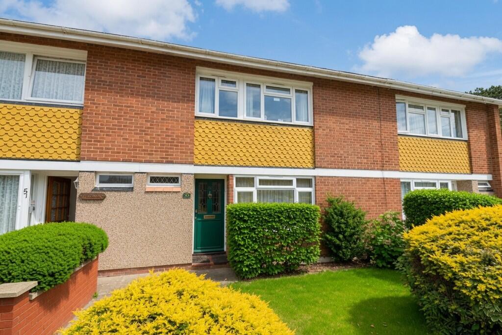 4 bed Mid Terraced House for rent in Bishopsgate. From S J Smith Estate Agents - Ashford