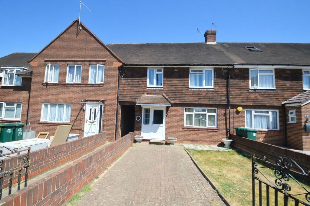 3 bed Mid Terraced House for rent in Ashford. From S J Smith Estate Agents - Ashford