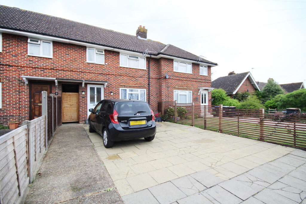 4 bed Mid Terraced House for rent in Egham. From S J Smith Estate Agents - Ashford 4 bed Mid Terraced House for rent in Egham. From S J Smith Estate Agents - Ashford